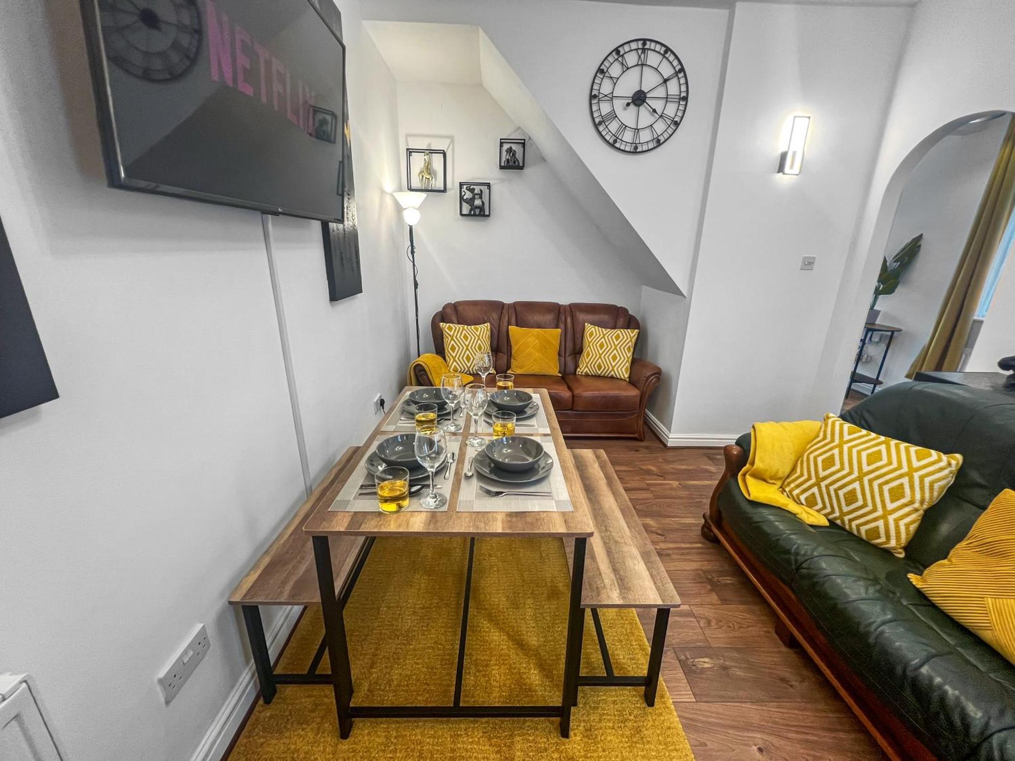 Holiday home Stylish House Near Hospital With Free Parking Stoke-on-Trent