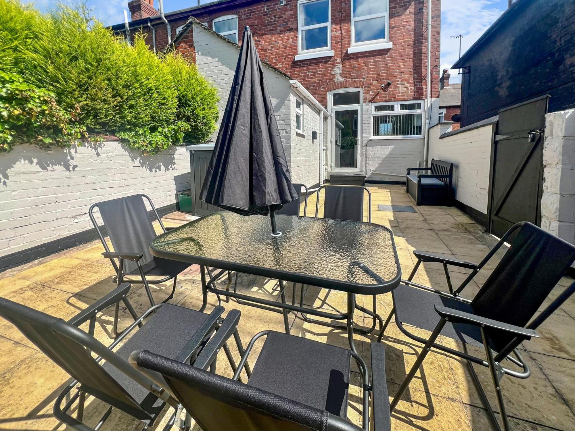 Stylish House Near Hospital With Free Parking Holiday home *