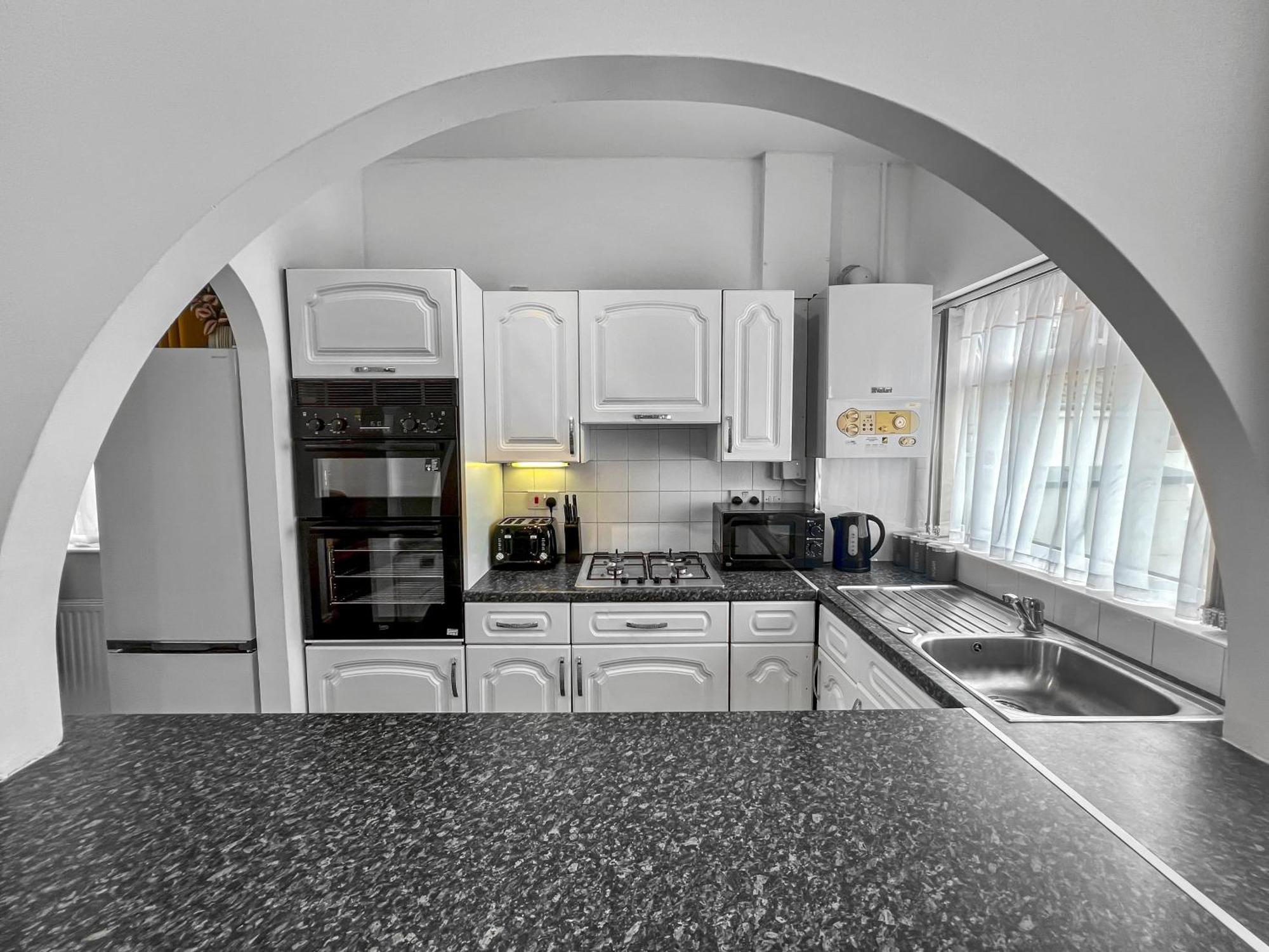 Holiday home Stylish House Near Hospital With Free Parking Stoke-on-Trent