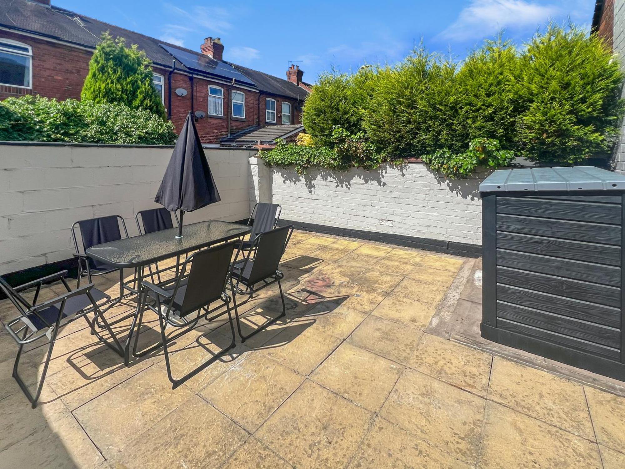 Stylish House Near Hospital With Free Parking *